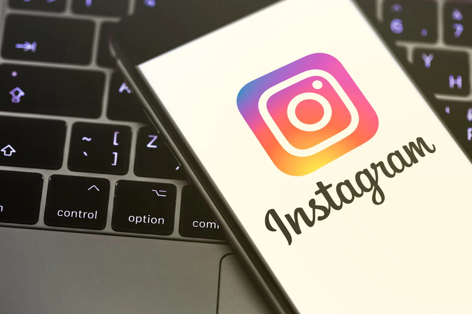 如何通过电话号码找到Instagram账户?Instagram号码生成器能用于客户筛选吗?